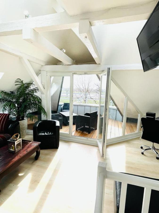 Luxury Rooftop Loft With River View 10Min To City Apartment Dusseldorf Exterior photo